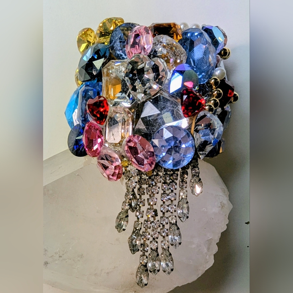 Wendy Gell Wristy Swarovski  Crystal Dangle , Crystal Blue Topaz Pink .